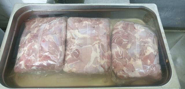 Chicken leg-bone-less pack